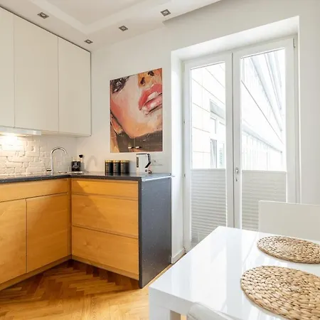 - Great Location- Apartment- - Zurawia Warsaw