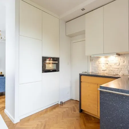 - Great Location- Apartment- - Zurawia *